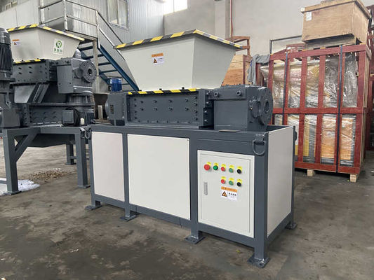อัตโนมัติ Wood Pallet Chipper Twin Shaft เครื่องบดไม้อุตสาหกรรม